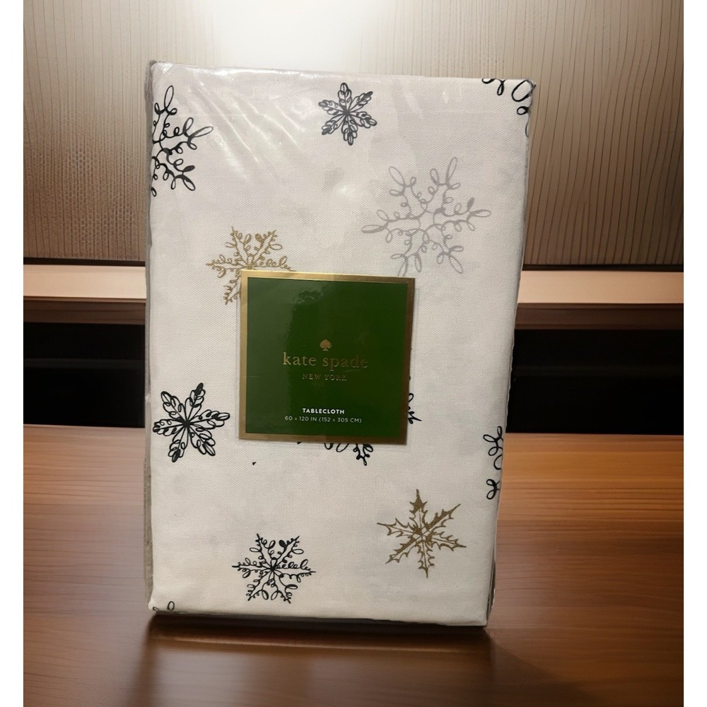 Kate Spade Tablecloth Snowflakes 60" x 120" Winter‎ Silver Gold NWT